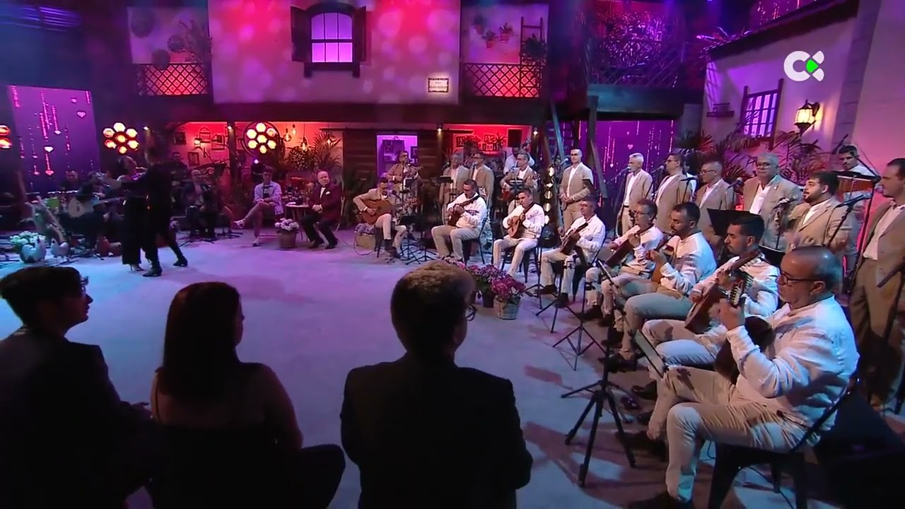 IVAN Y OSCAR con LA PARRANDA CHASNERA, Oscar canta Te hubieras ido antes en Noche de Taifas