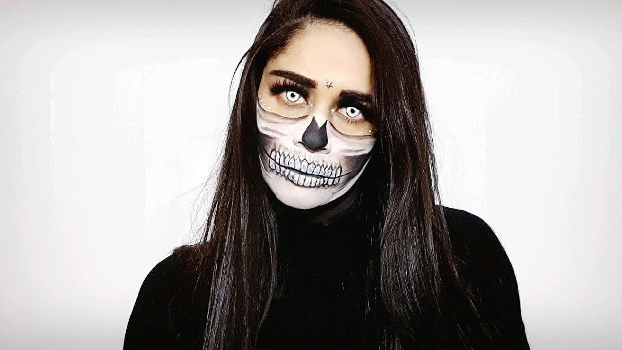 maquiagem metade do rosto de caveira /especial de halloween.