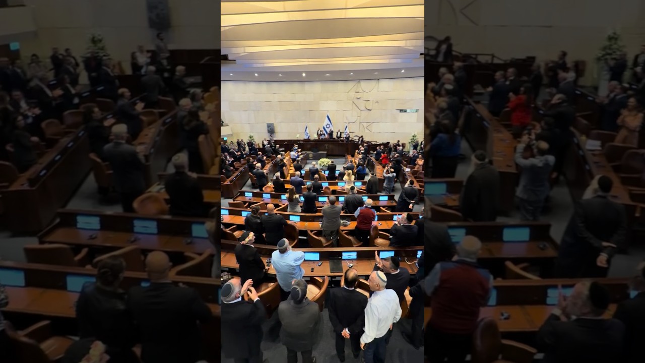POWERFUL moment! Entire Knesset gives a standing ovation to PM Modi