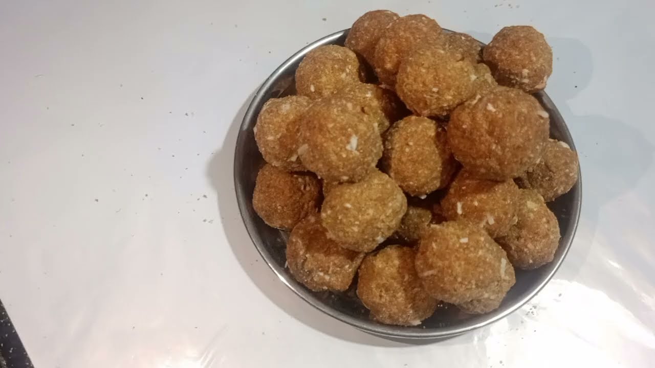 आटे  गुड़  के गोद वाले टेस्टी लड्डू || aate gud ke God wale laddu || #food #homemade laddu #vidyotma