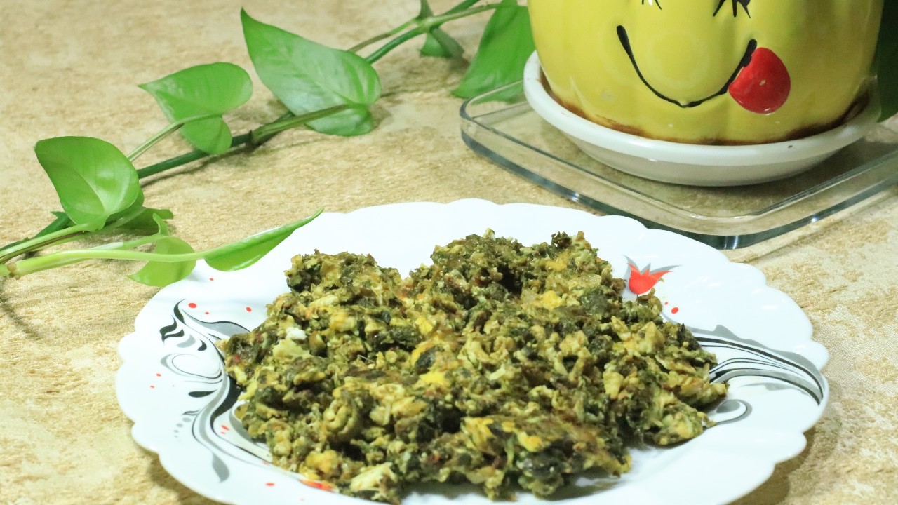 🌿🍳 Nostalgic Persian Spinach Nargesi: A Heartwarming Classic Recipe! 😍