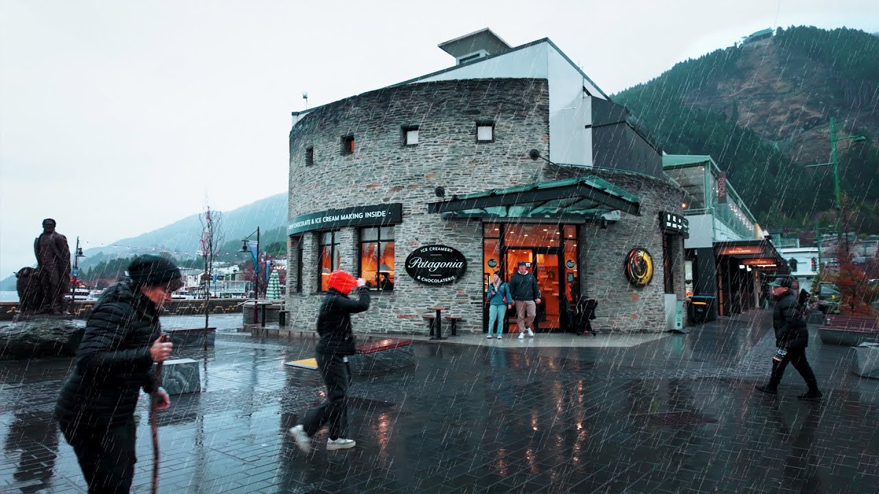 Winter Rain Walk in Queenstown, New Zealand - Rainy Morning in the City Centre [4K, Binaural]