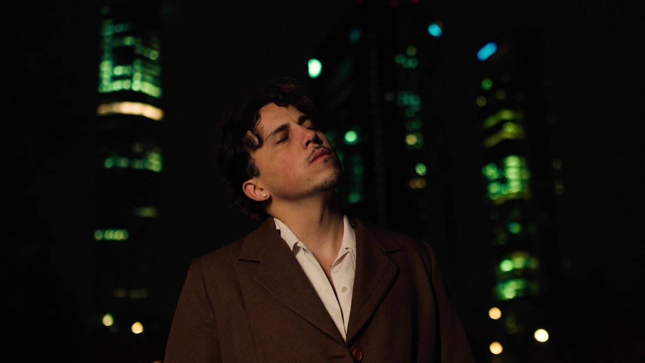 EL TONI - BAJO LA LLUVIA (VIDEOCLIP)