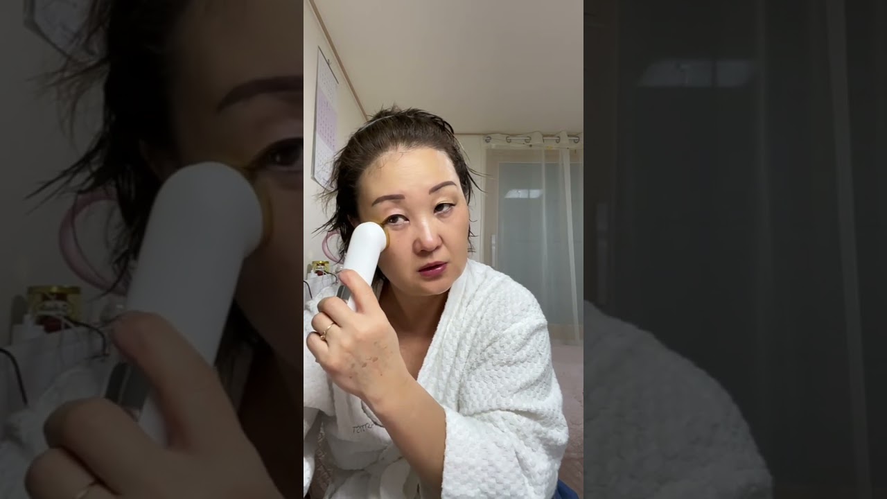 Микротоковый массажер для лица и шеи