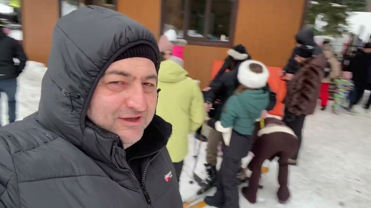 Поели вкусный хаш и пошли кататься на лыжах🗻⛷️😄