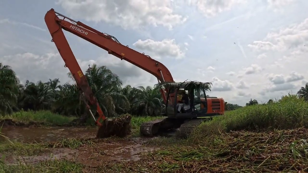 Hitachi excavator super long arm cuci parit semak belukar #bekobesar #cgmachine #part1 
