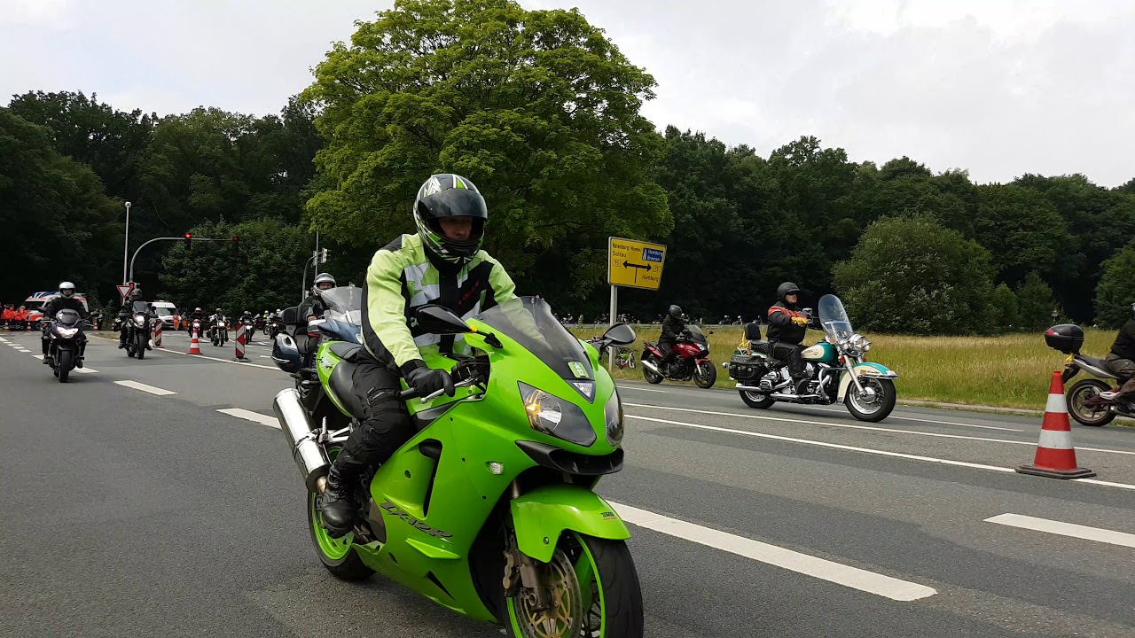Motorrad Gottesdienst 2018 Ankunft des Konvoi in Buchholz Teil 3