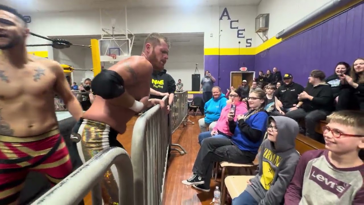 Mickey Midas vs a debuting Kris Snyder 
