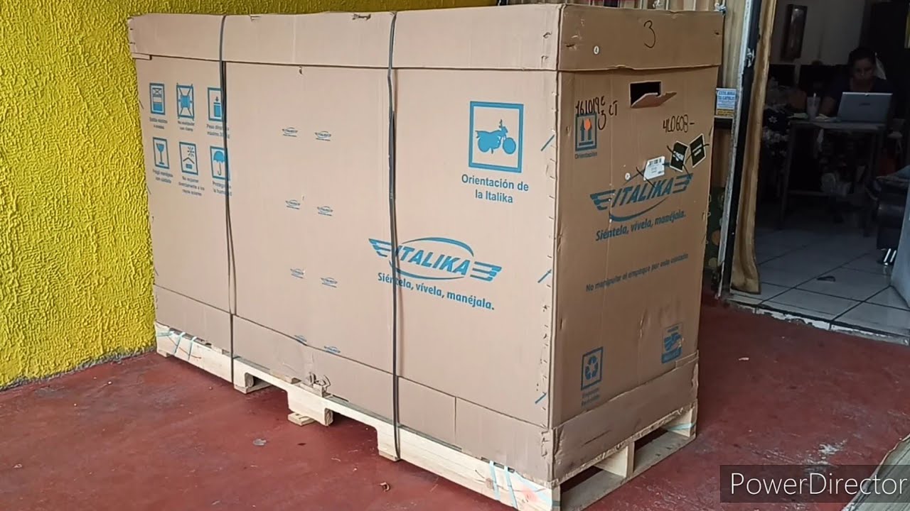 Nueva Italika DT 250 , abriendo la caja, llegó por paqueteria.