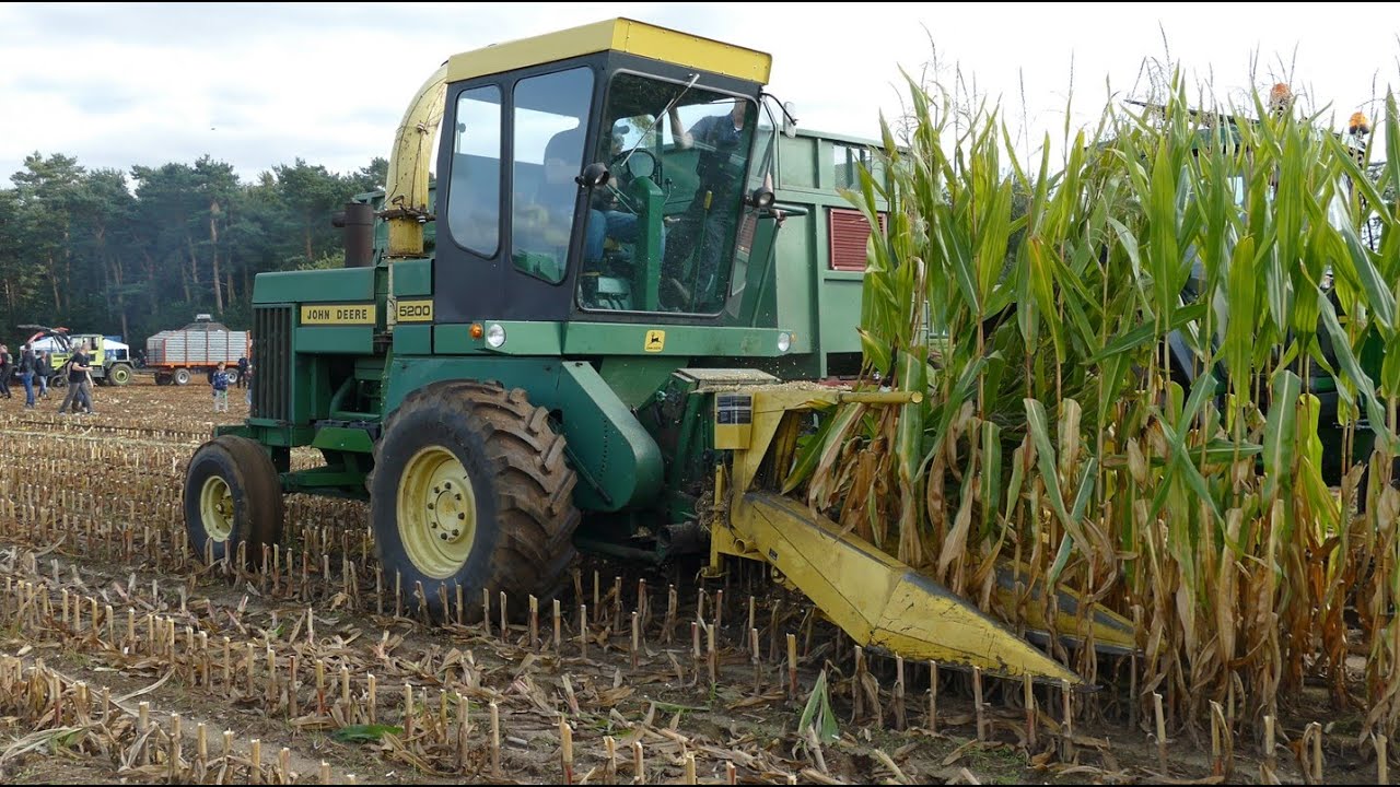 John Deere 5200 Working Hard During Corn Harvest - Nordhorn Feldtag 2024