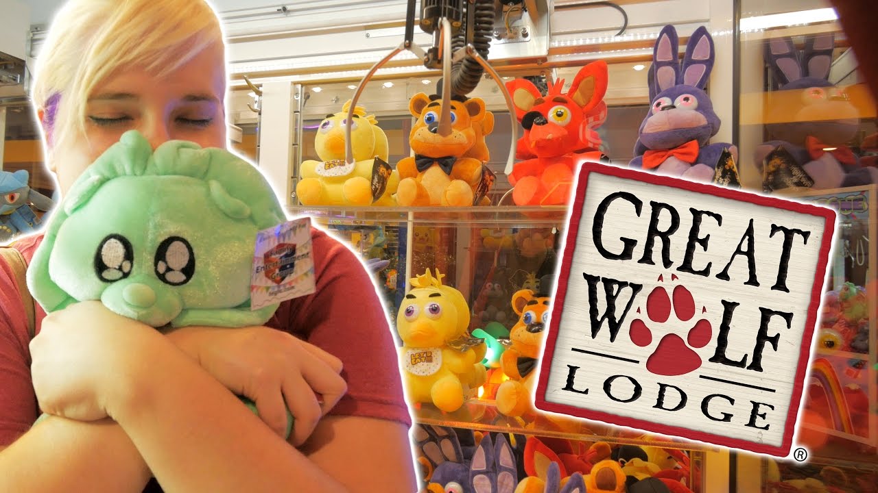 Claw machines and ticket games at Great Wolf Lodge arcade! | The Crane Couple