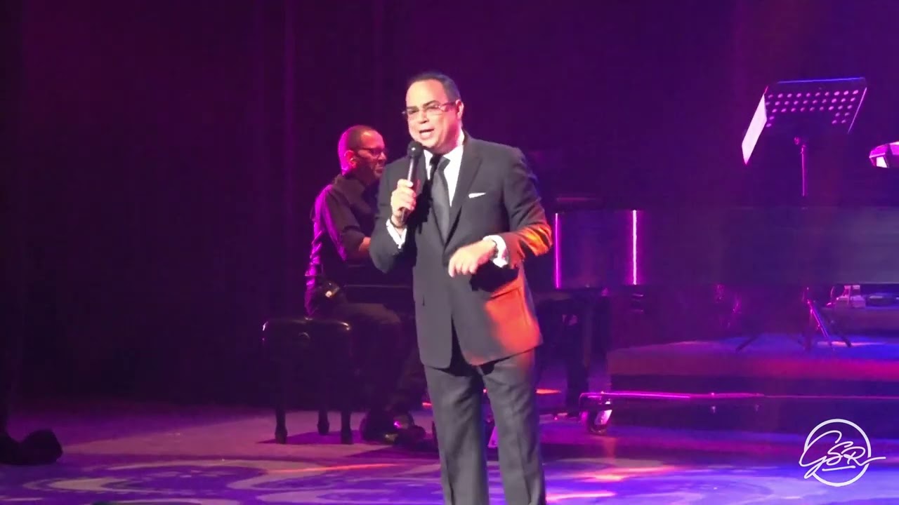 Gilberto Santa Rosa - Sin Voluntad (En Vivo)