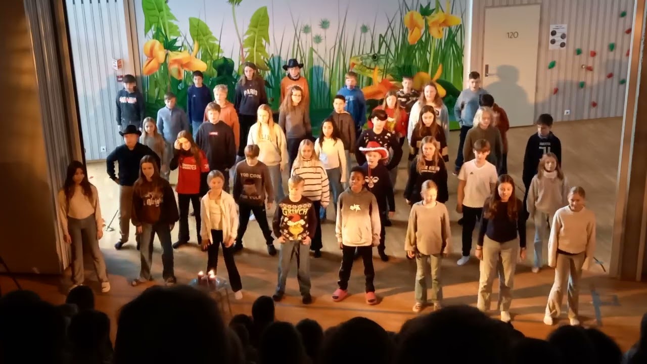 Bruhagen barneskole  juleshow 4 7 trinn 2023