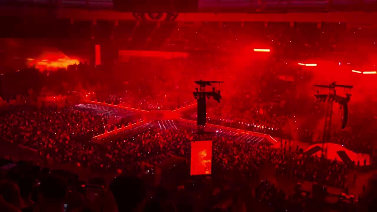 The Weeknd performing ‘Cry For Me’ in Vancouver, BC