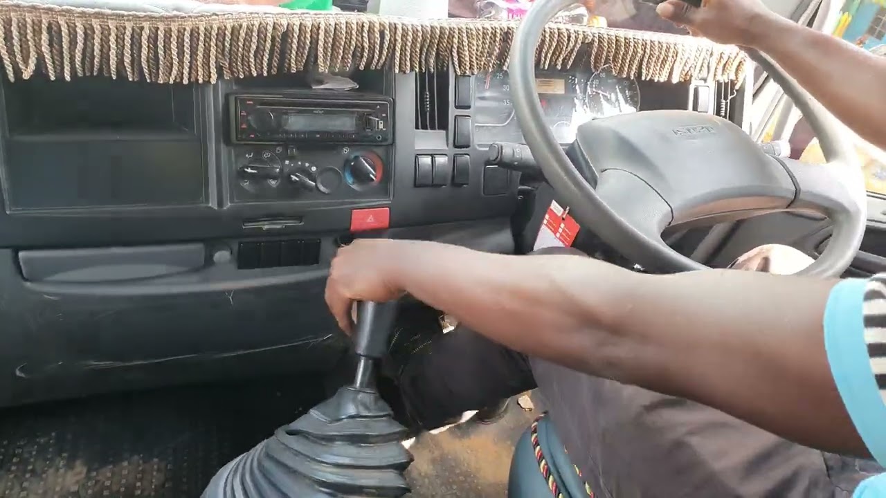 How to drive Isuzu FVZ 34n 7th generation 9 gear speed manual 9 June 2024 #isuzu #drivingfails