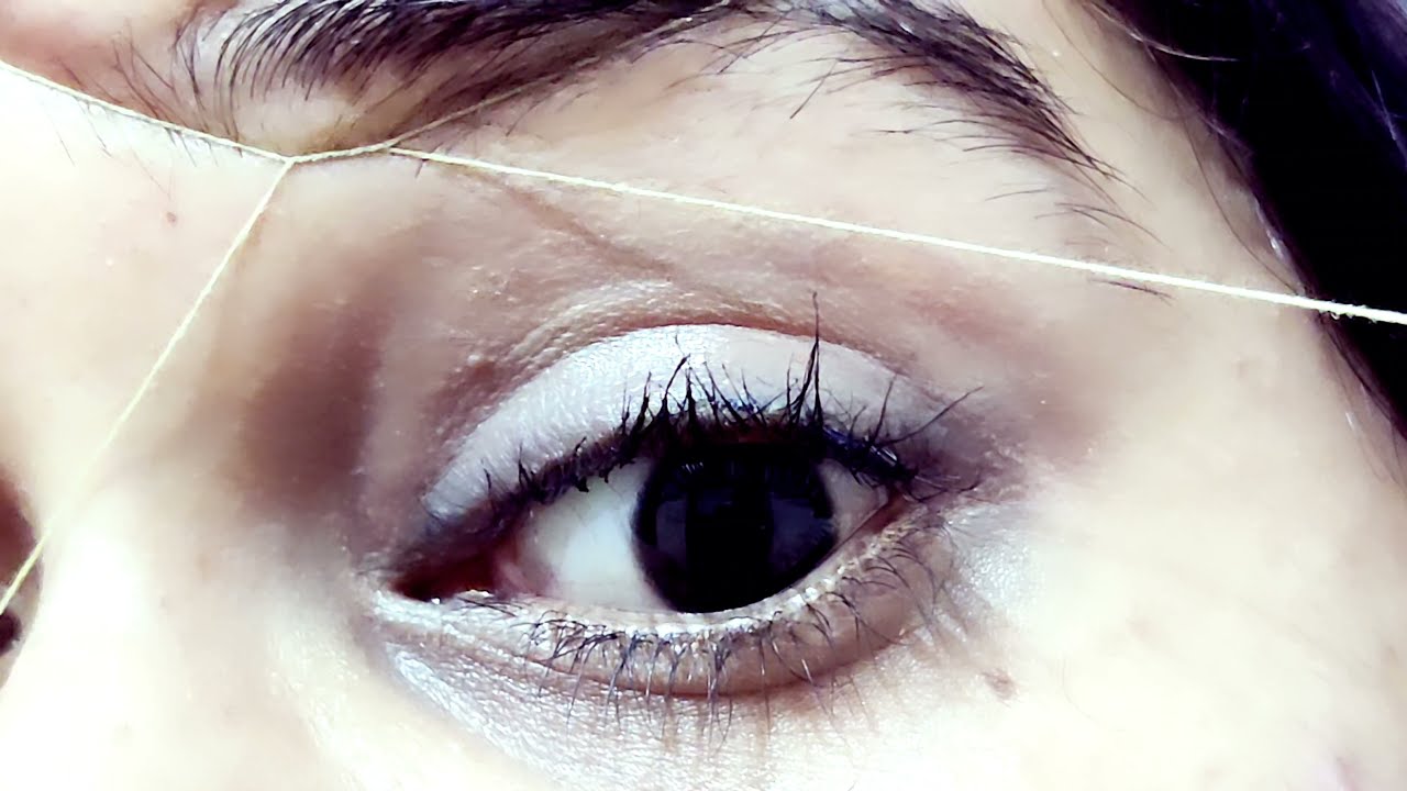 Khud apni eyebrows kaise banaye | Eyebrow threading at home