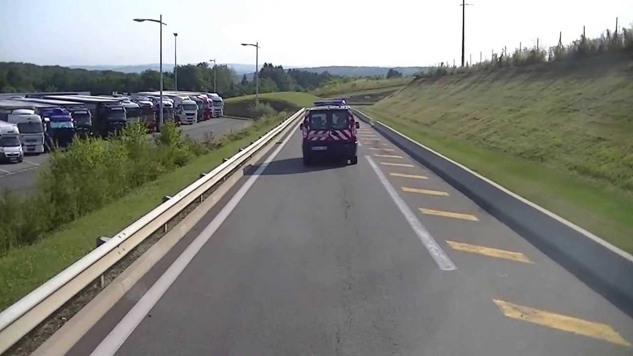 Gendarmerie kontrolle  Polizei in Frankreich  LKW