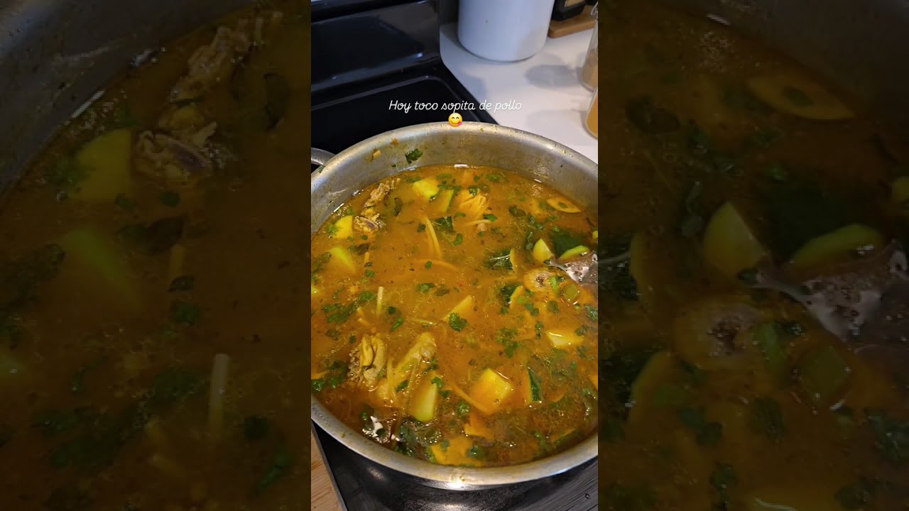 Sopa de pollo super facil de hacer y queda de chupete😋👌