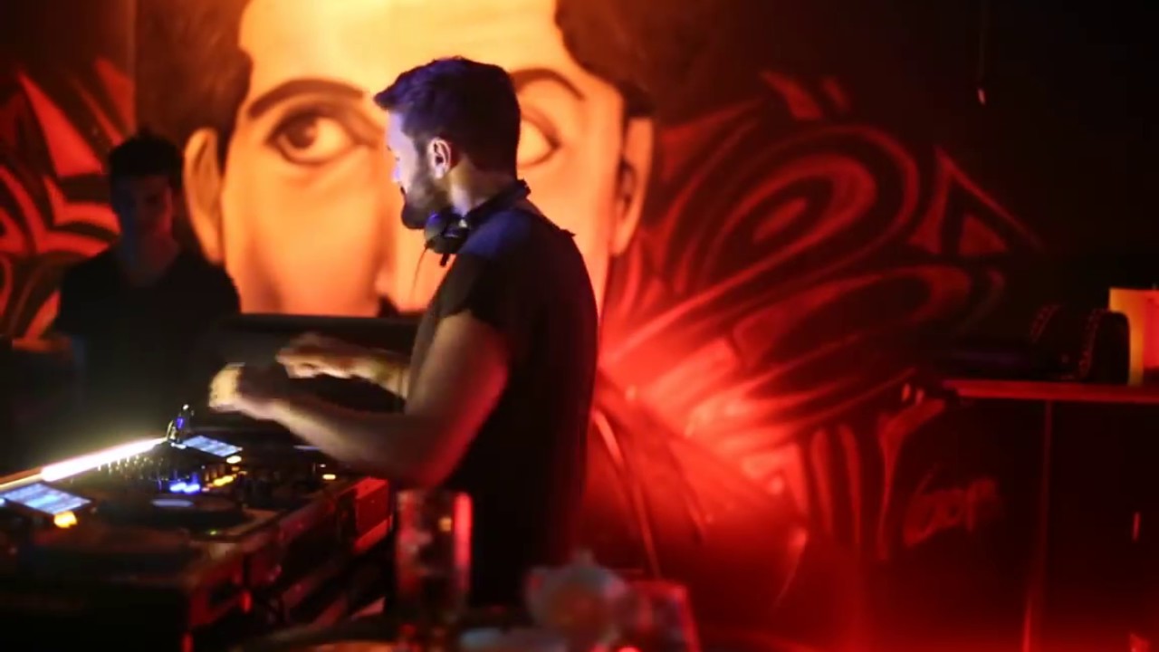 Alex Ferrer - are you Privi