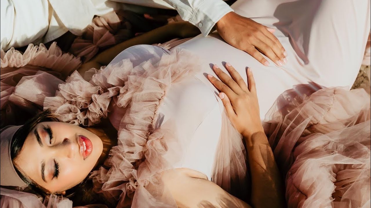 TELLING OUR FAM AND FRIENDS THAT WE’RE EXPECTING!! 🤰