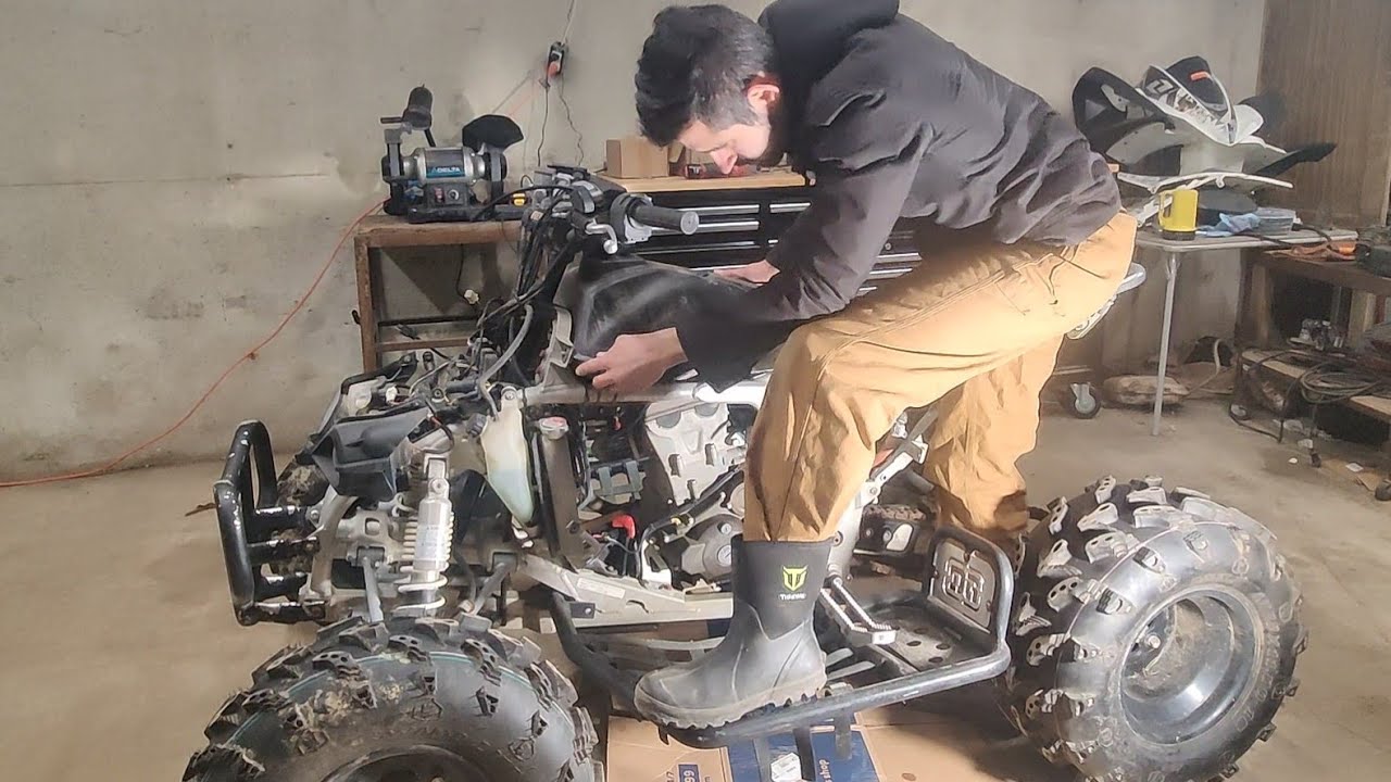KFX450R Rebuild Part 1 - How To Remove The Engine Off Of A KFX450R.