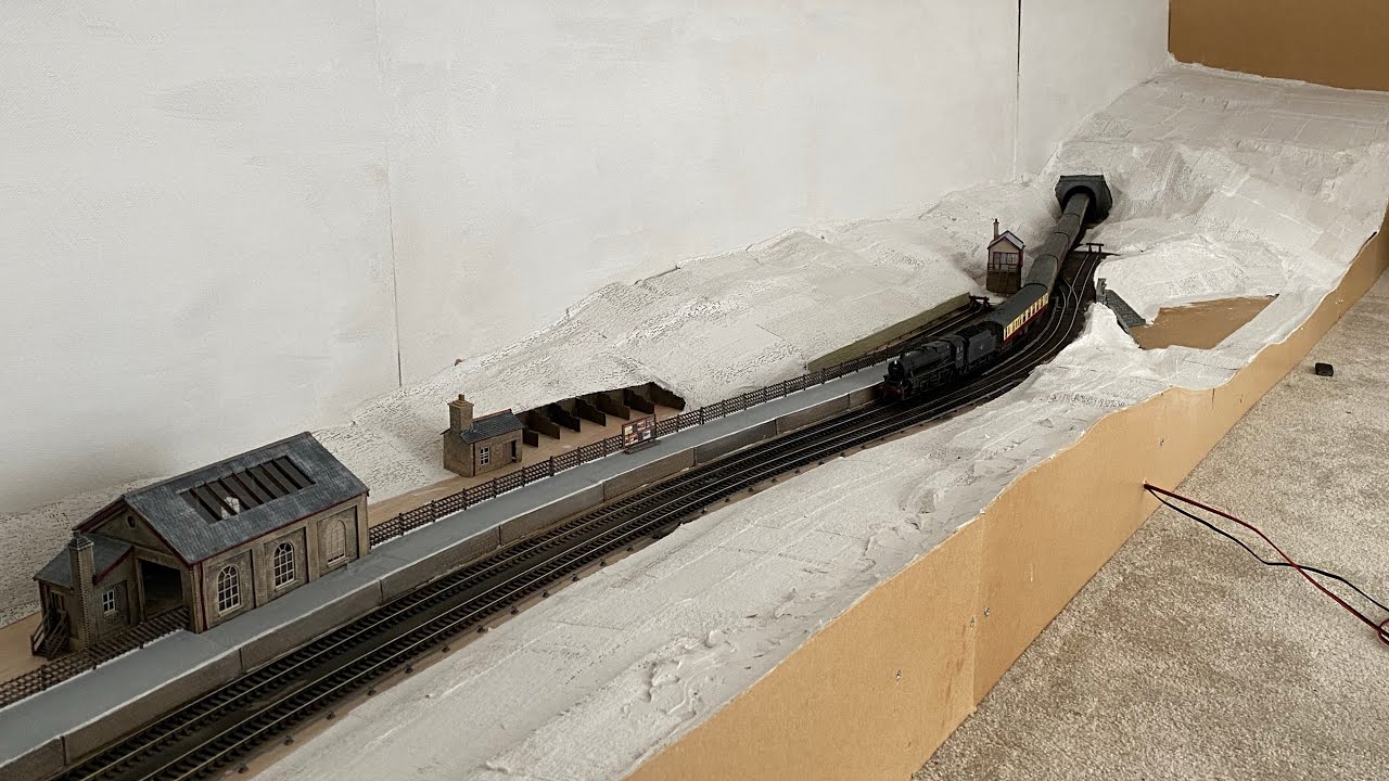 Platforms, Tunnels, Bridges and Hills - New Layout - Part 2 - Yorkshire Dales Model Railway