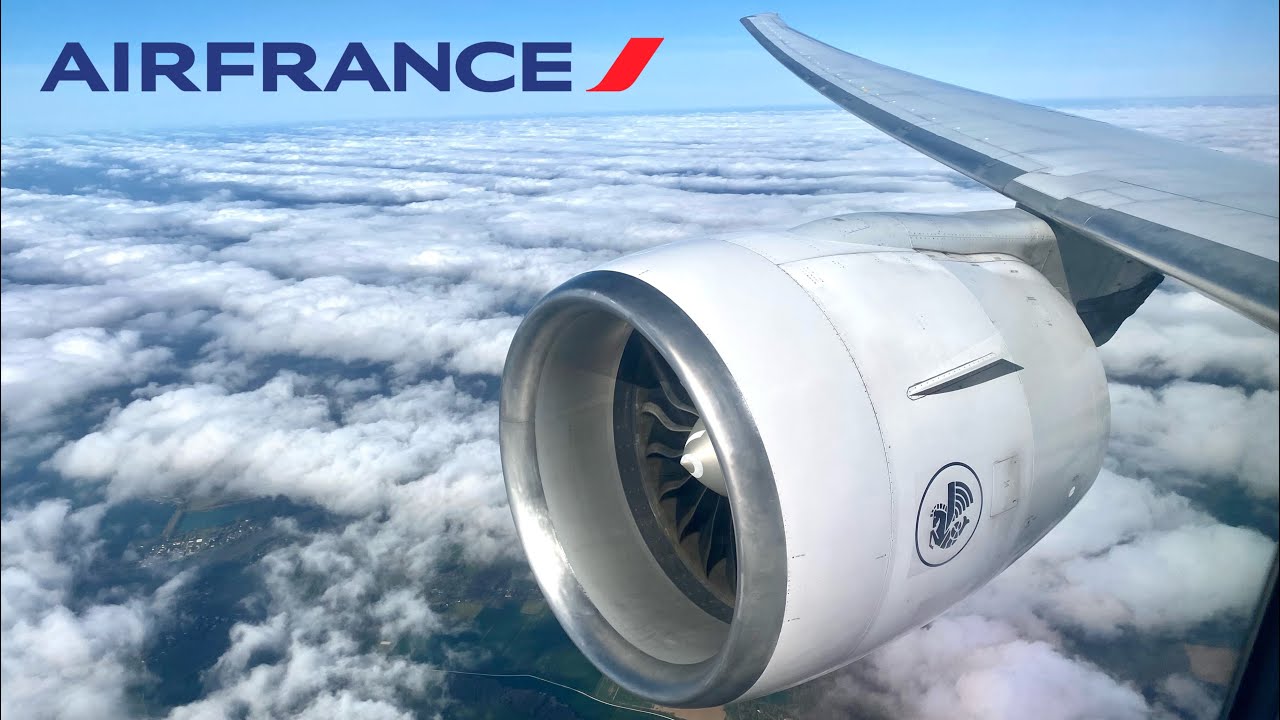AIR FRANCE Boeing 777-300ER + Business Lounge 🇬🇵 Pointe à Pitre - Paris 🇫🇷 [FULL FLIGHT REPORT]