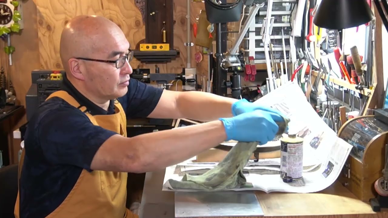 【時計修理・販売】八ヶ岳ゼンマイ屋　その３３「フレーム磨き作業」　丸型時計の解体・クリーニング・メンテナンス・組み上げノンストップチャレンジ