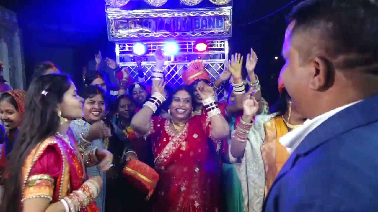 बिहार की इस लड़की ने अपने डांस से सबको दीवाना बना दिया! #ViralDance🔥 Village Barati dance 🔥 part 3