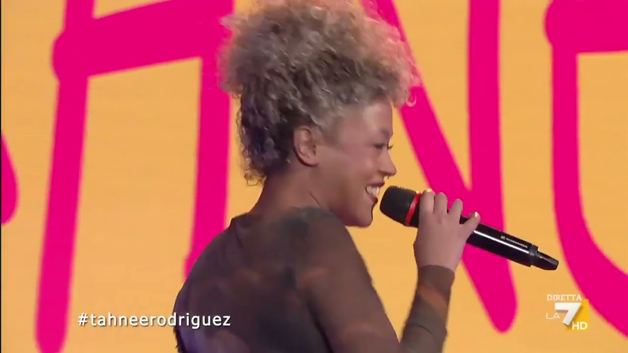 Tahnee Rodriguez canta 