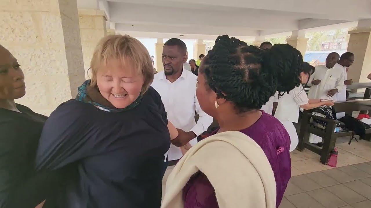 MUST WATCH!!! ORTHODOX PRIEST ATTACKS PROPH. ANNE FOR  DELIVERANCE AND HEALING @RIVER JORDAN, ISREAL