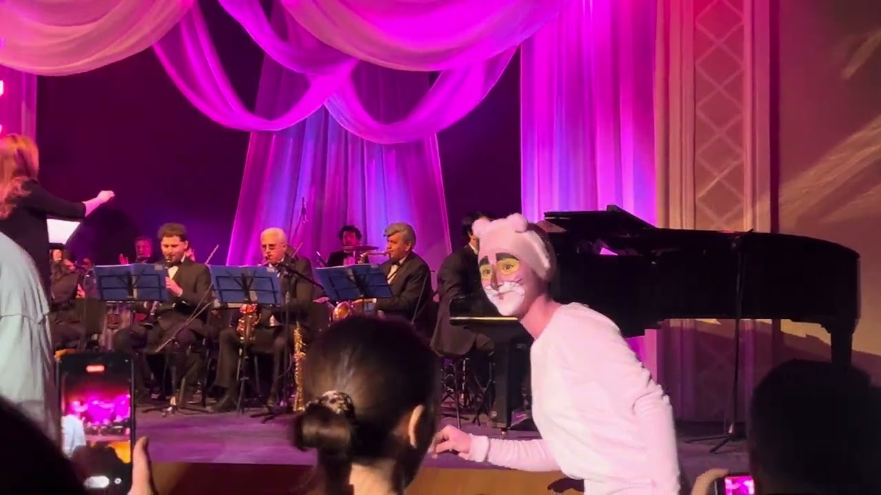 Rəşib Behbudov da konsertdə.