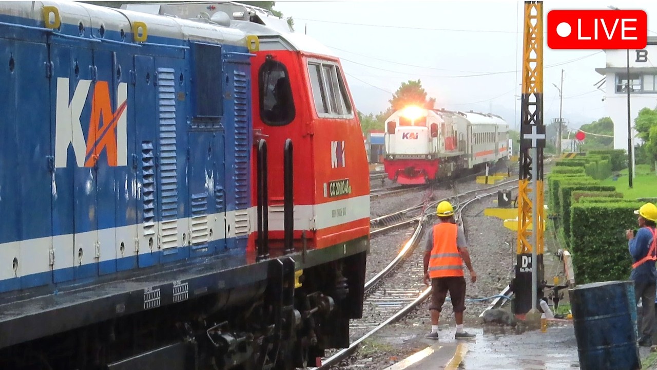 🔴 LOKOMOTIF MERAH BIRU RNB DINAS PARCEL TENGAH KE JAKARTA !! Hunting Kereta Sore di Stasiun Malang