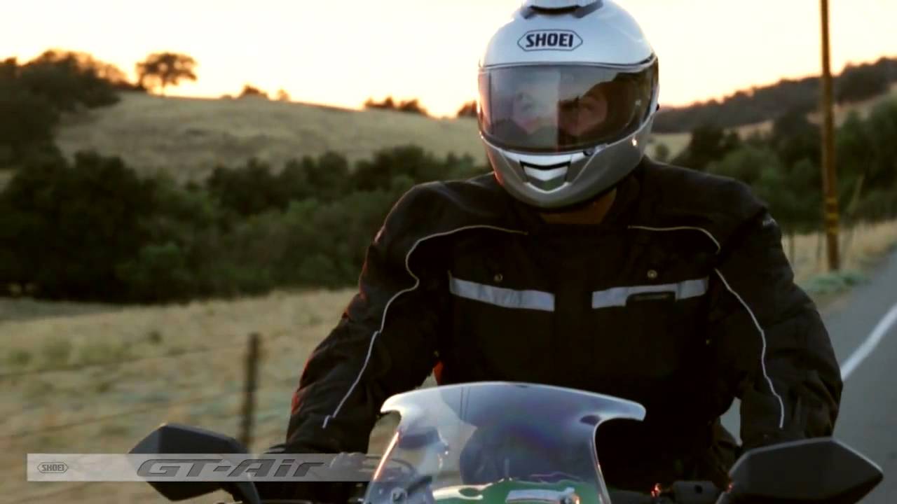 The New SHOEI GT Air Promo Video on www.hondabikes.gr
