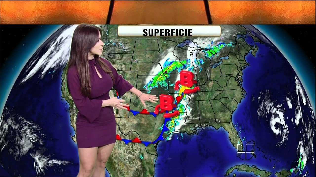 Jackie Guerrido 2011/11/08 Primer Impacto HD; Tight purple dress, leggy
