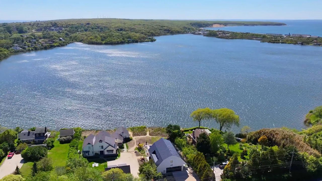 Montauk Luxury: Waterfront Modern Barn with Sunset Views