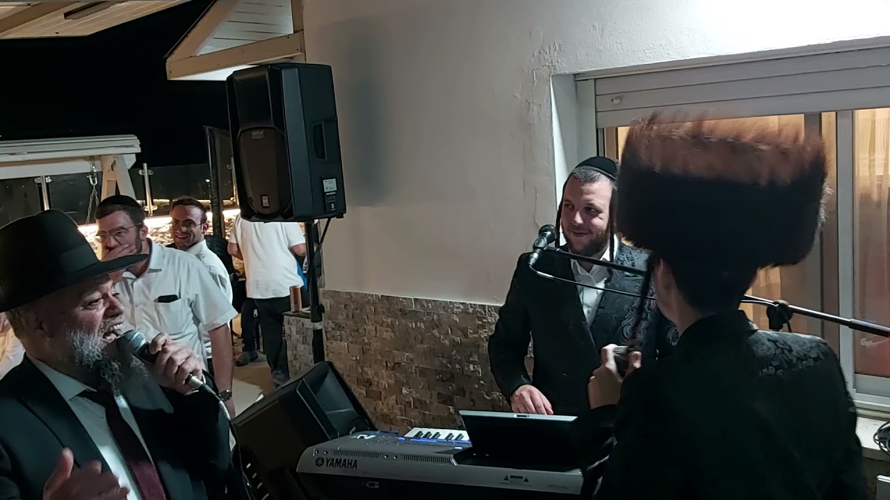 דואט מזרח ומערב הרב יגאל קריספל והזמר מוטי שטיינמץ בסלסולים בחג הסוכות