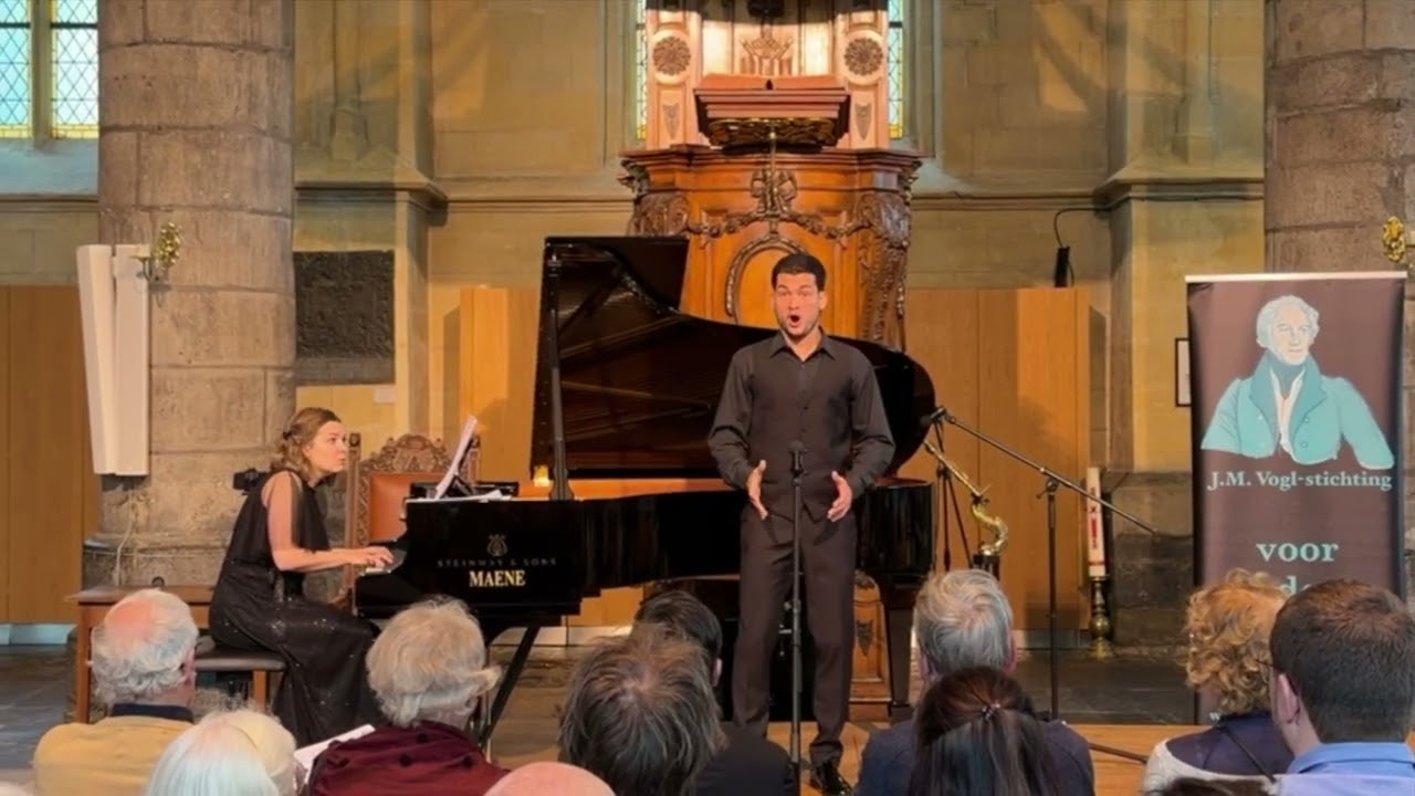 Maksim Vartazaryan – baritone & Tatiana Svetashova – piano