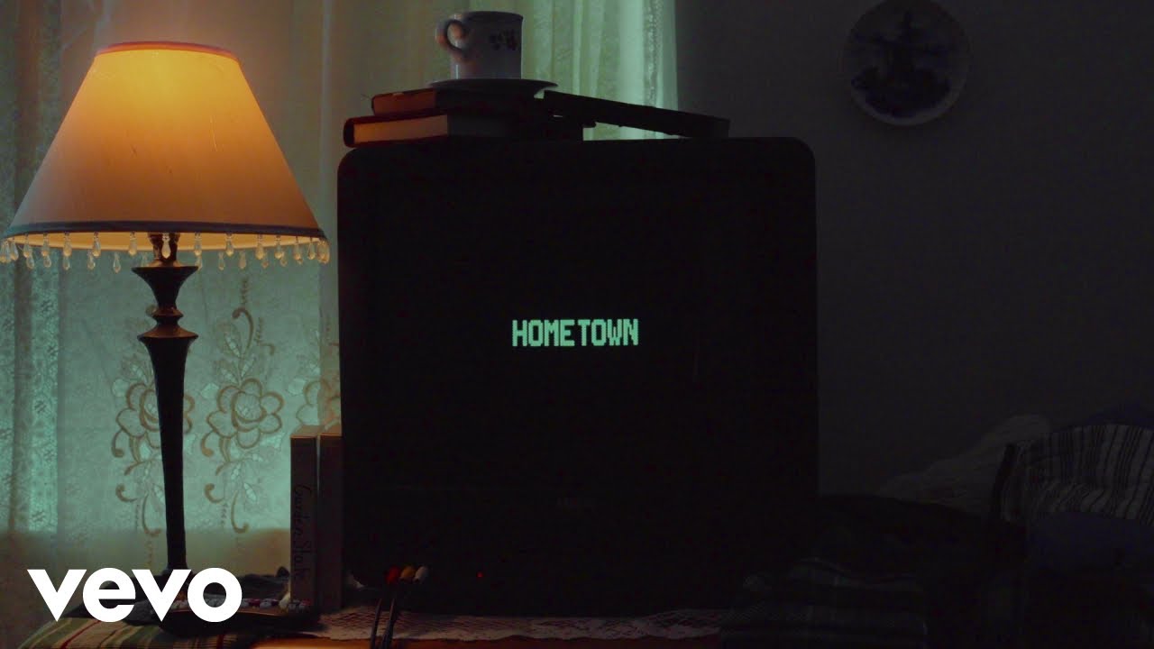 Jeremy Zucker - hometown (Lyric Video)