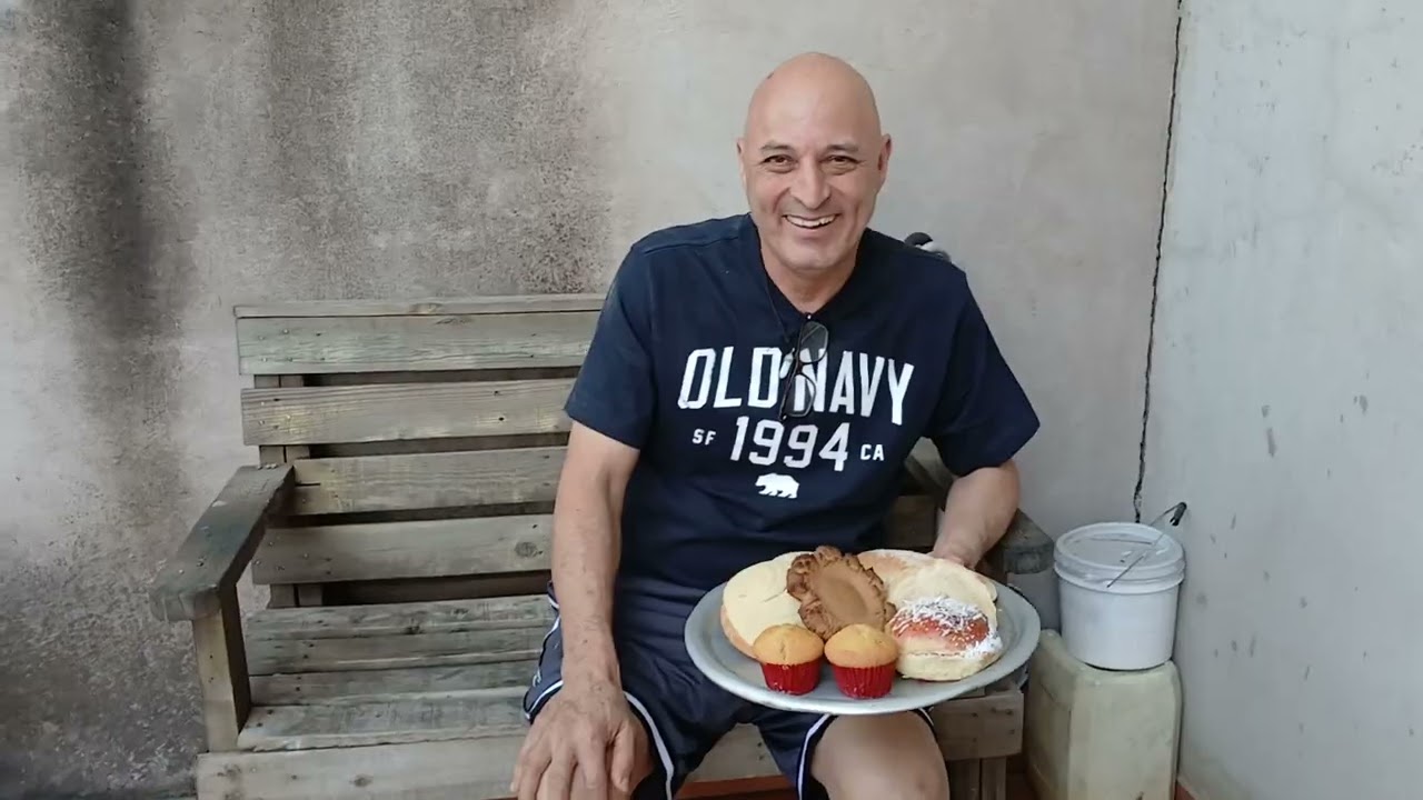 Julio de Penjamillo el Panadero del Pueblo Pan Super Sabroso 