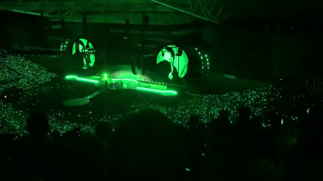 Clocks- Coldplay (Live in Manila 01/19/2024) #ClocksColdplay #ColdplayInManila #motswt