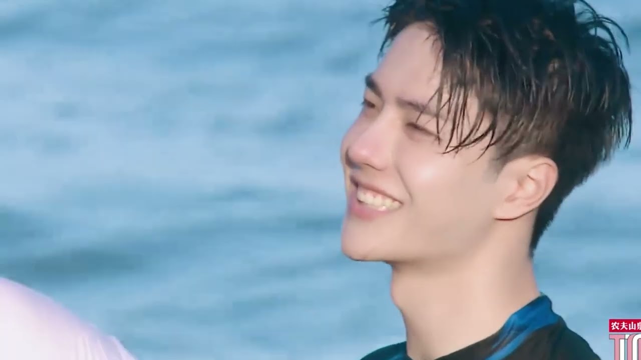 王一博夏日冲浪店X热爱105°C的你 ｜ Wang Yibo Summer Surf Shop