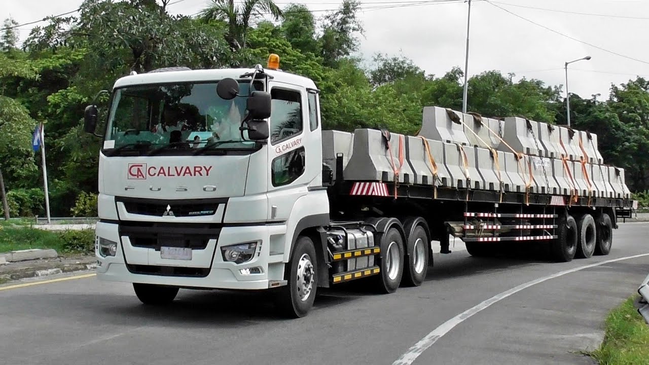 Melihat Aksi FUSO Super Great Mk.VI Pertama di Indonesia - Truck Spotting Gresik