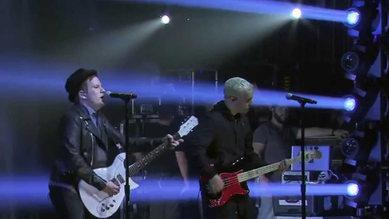 Fall Out Boy- Centuries (Performs Live)