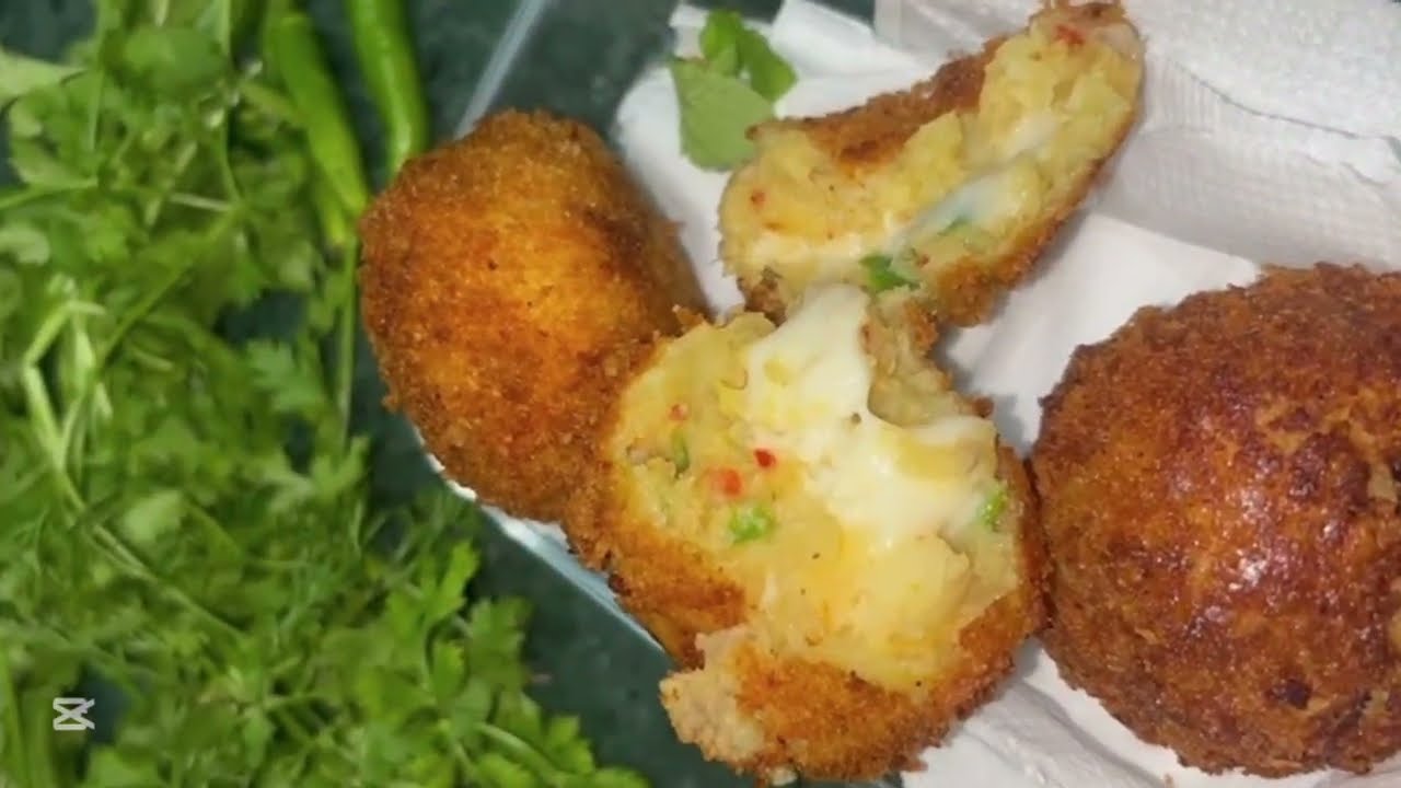 Cheese potato balls with crispy bites🤤