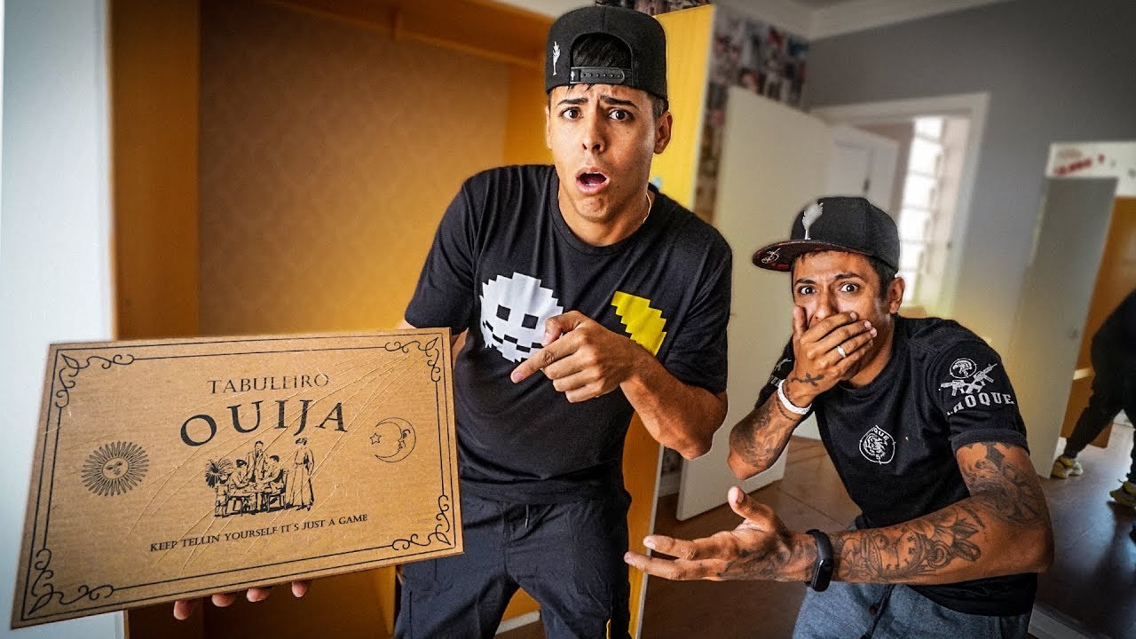 ENCONTREI UM TABULEIRO OUIJA NO QUARTO DO MEU AMIGO