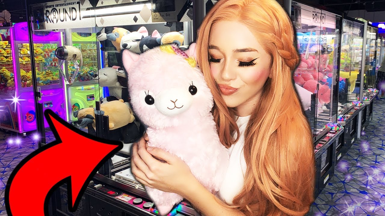 Winning Prizes NONSTOP at Round 1 Arcade! UFO Catcher Claw Machine WINS!