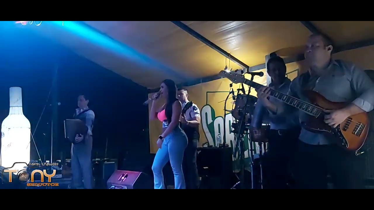 Alfredo Escudero (Live) El Sabor De Tus Besos