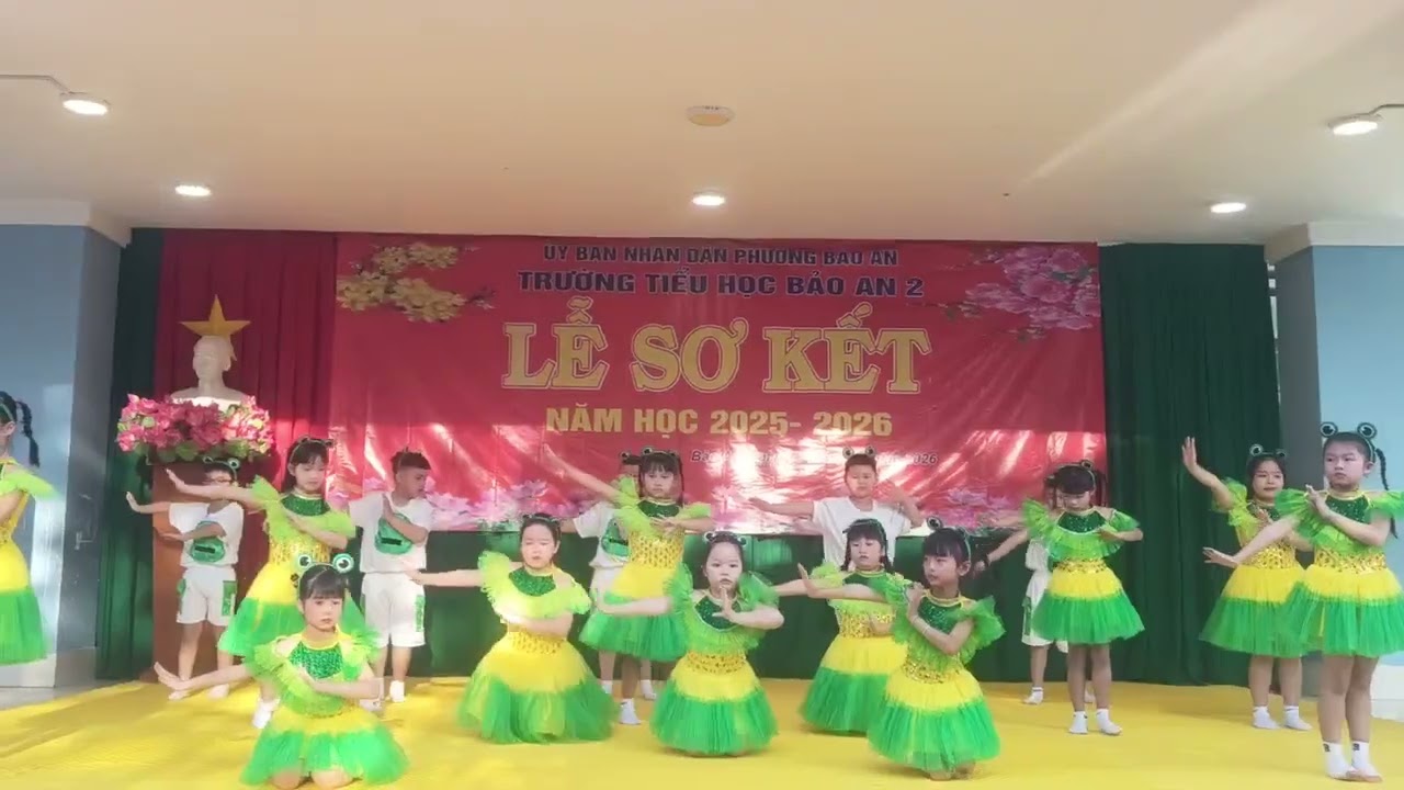 Thiên Di múa Sơ kết học kỳ 1 trường Tiểu Học Bảo An 2 Phan Rang Tháp Chàm - Ếch Ngoài Đáy Giếng 