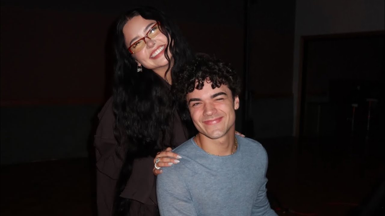 @laurenspencersmith Letting Fans Tell Secrets ￼About People on February 7th 2026 in Austin Texas. 